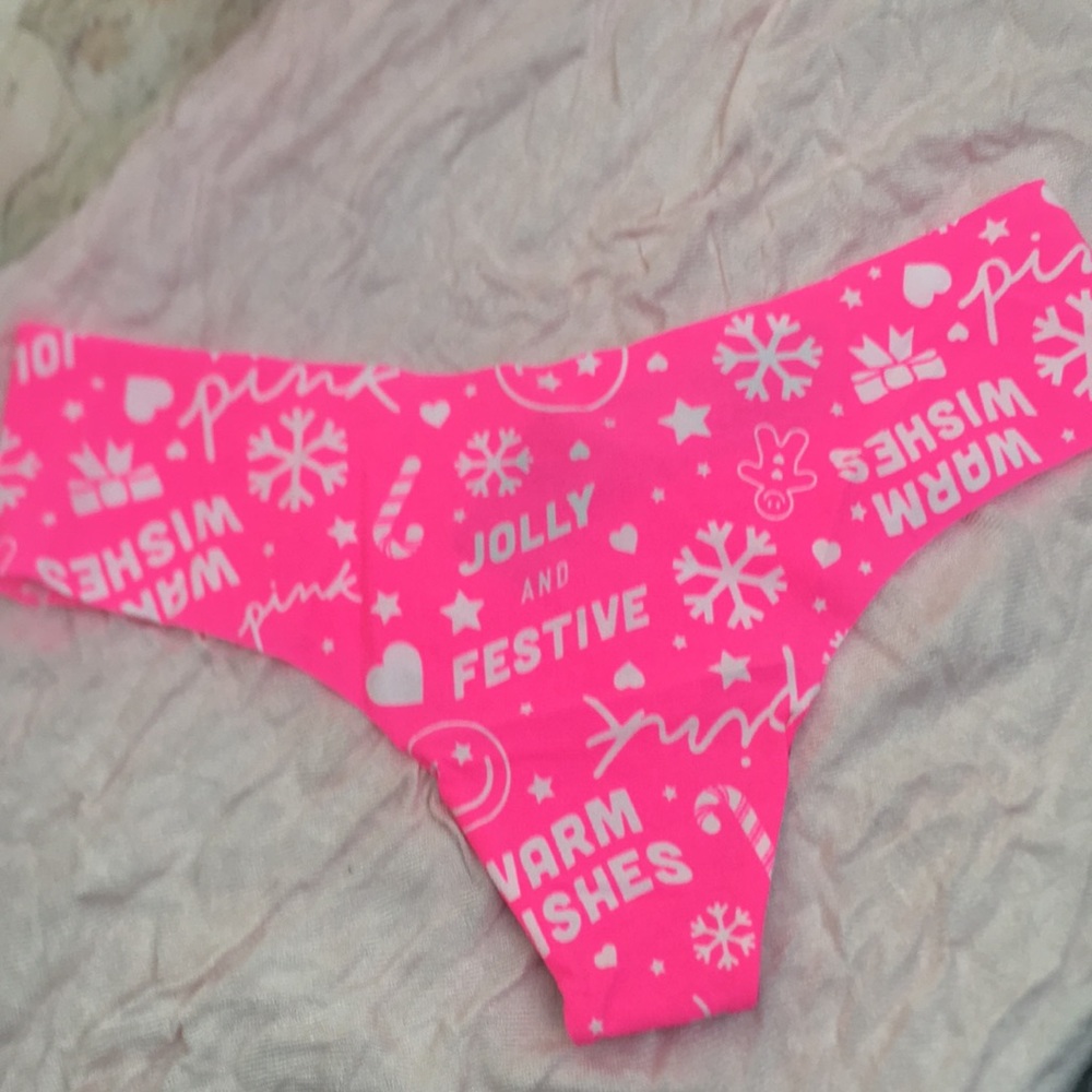 New VS PINK No-Show Smooth V-Cut Holiday Print Thong Underwear Panty